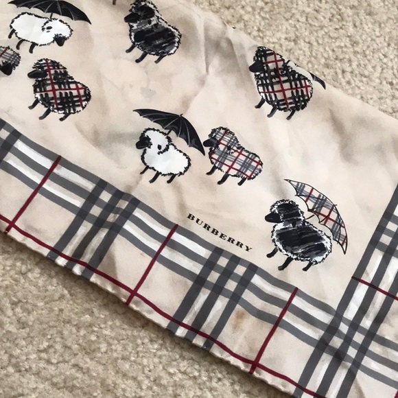 🌸🌺🌷🌹Burberry Scarf